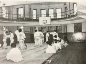 體育館與鑊形跑道