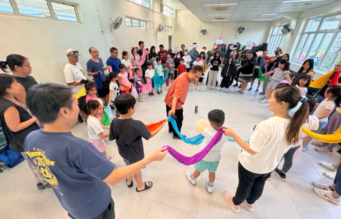 教導家長親子溝通及管教子女的技巧