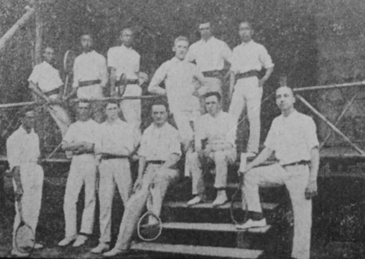 1907年 組成全港最早的華人網球隊，並於1910年首次參加香港網球大賽，為華人參與本地體育賽事揭開新一頁。