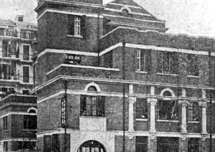 1913年 於必列者士街建成首幢四層高學生宿舍，除提供住宿外，亦設演講、聖經班及康體活動，促進全人發展。