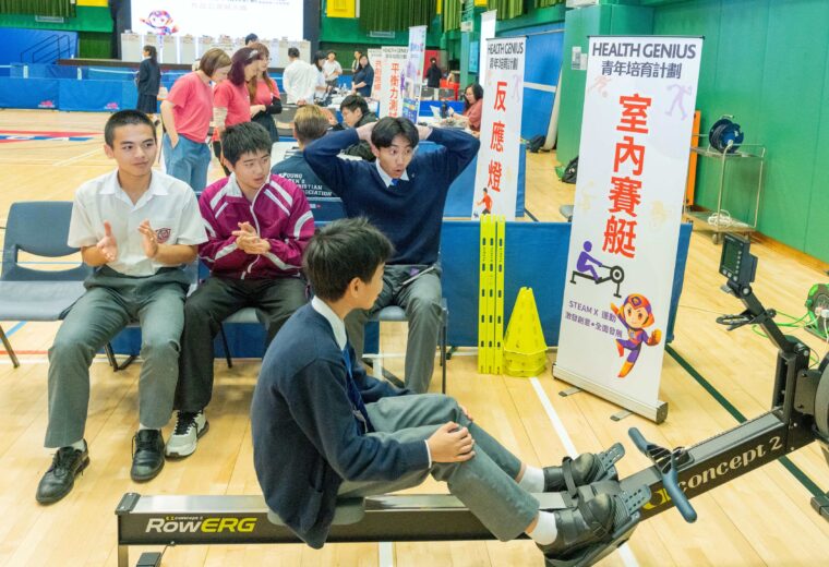 附圖四： 現場設多個運動科技體驗攤位，包括運動體感遊戲、 AI 體能測試及充氣彈床等項目