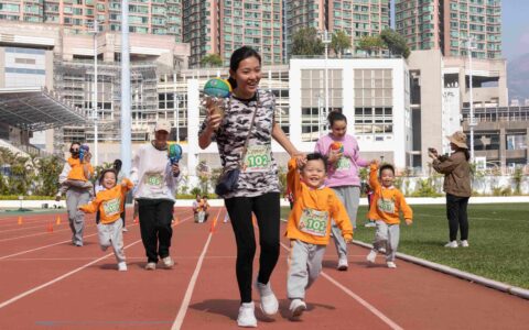 父母陪伴、孩子成長、幸福滿滿！