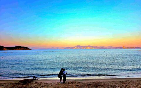 幸福在夕陽下閃耀，幸福就是此刻的你我